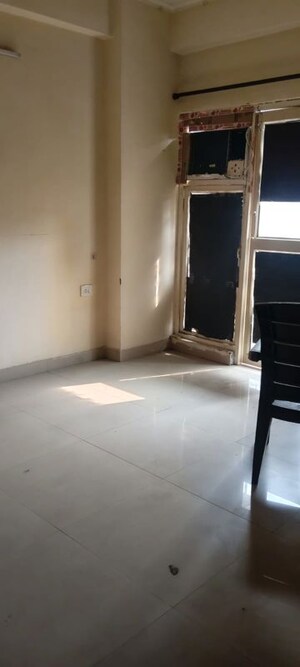 Room in 2 BHK Apartment at Gardenia Golf City, Sector 75 – for Rent