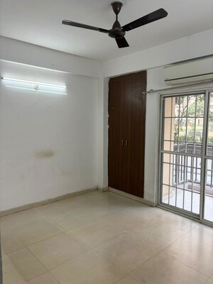 Room in 3 BHK Apartment at Aims Golf Avenue II, Sector 75 – for Rent