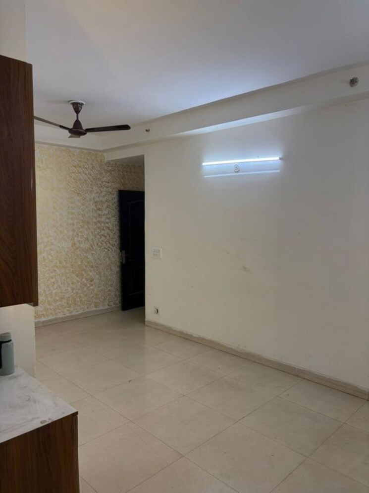 Room, aims-golf-avenue-ii 3 Bedroom 1455 Sq.Ft. Apartment In Sector 75 Noida 9963087