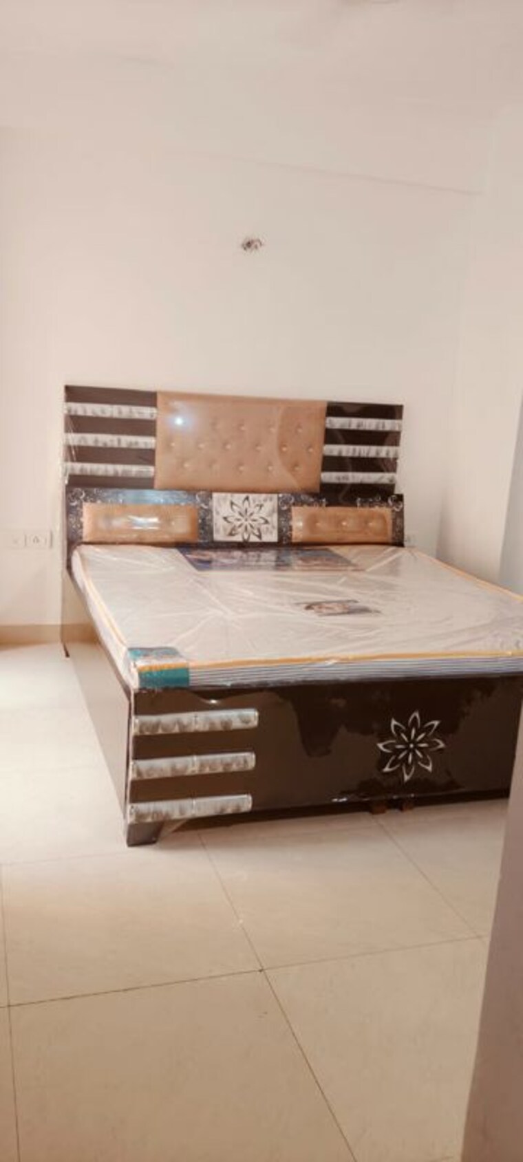 Bedroom, gardenia-golf-city 3 Bedroom 1350 Sq.Ft. Apartment In Sector 75 Noida 9963090