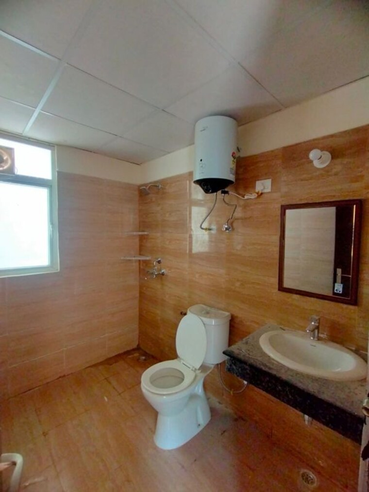 Bathroom, amrapali-crystal-homes 3 Bedroom 1700 Sq.Ft. Apartment In Sector 76 Noida 9963092