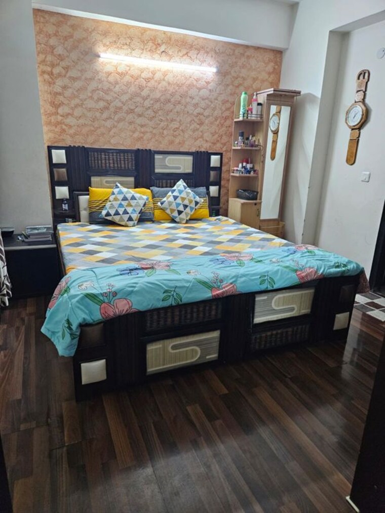 Bedroom, amrapali-crystal-homes 3 Bedroom 1700 Sq.Ft. Apartment In Sector 76 Noida 9963095