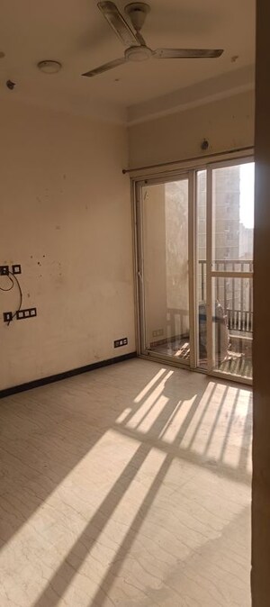 Room in 3 BHK Apartment at Dasnac The Jewel, Sector 75 – for Rent