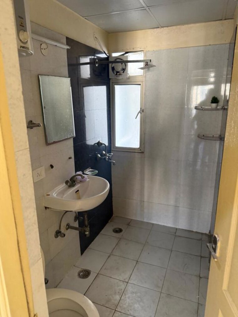 Bathroom, amrapali-crystal-homes 3 Bedroom 1375 Sq.Ft. Apartment In Sector 76 Noida 9963103