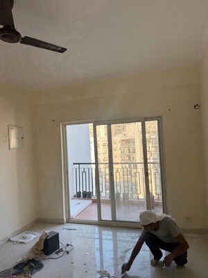 3 BHK Apartment For Rent in Amrapali Crystal Homes, Sector 76