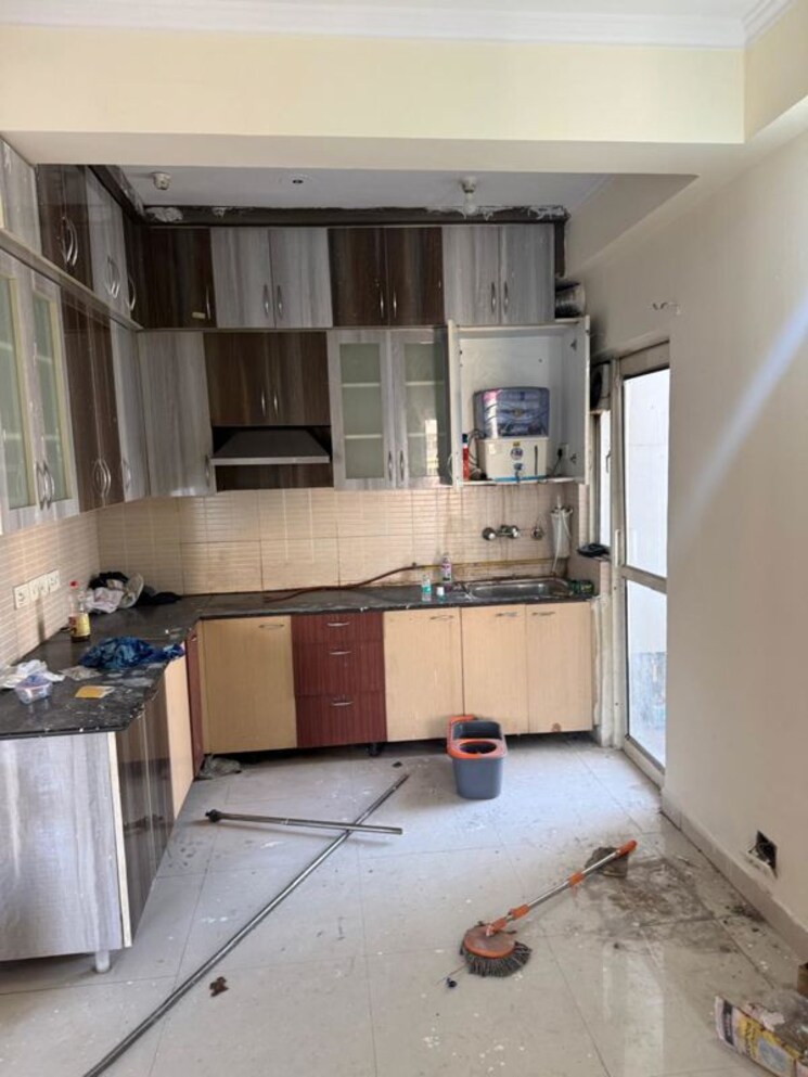 Kitchen, amrapali-crystal-homes 3 Bedroom 1375 Sq.Ft. Apartment In Sector 76 Noida 9963103