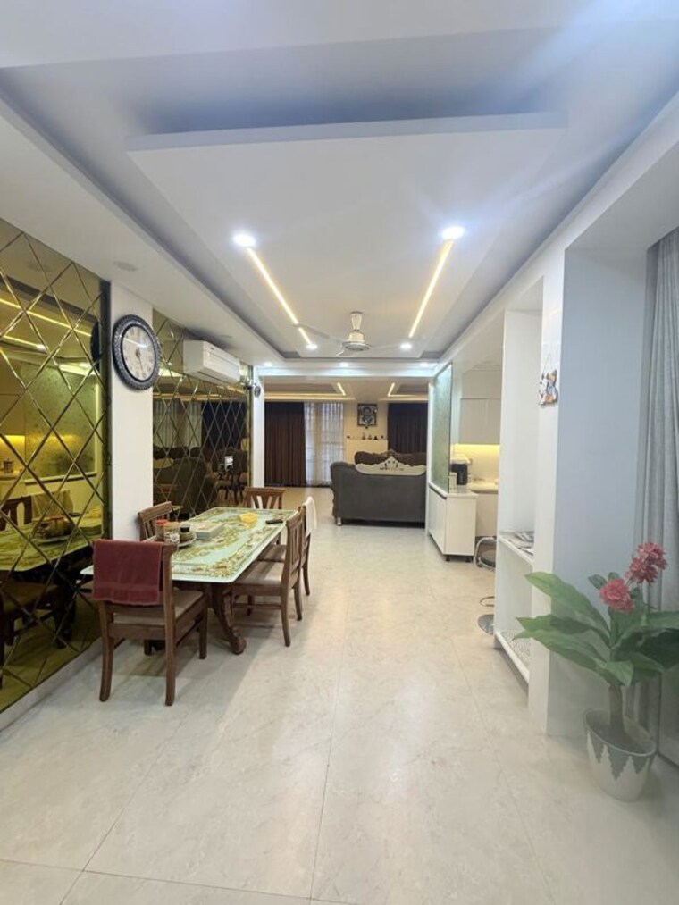 Living Room, sector 48 6+ Bedroom 112 Sq.Mt. Independent House In Sector 48 Noida 9963102