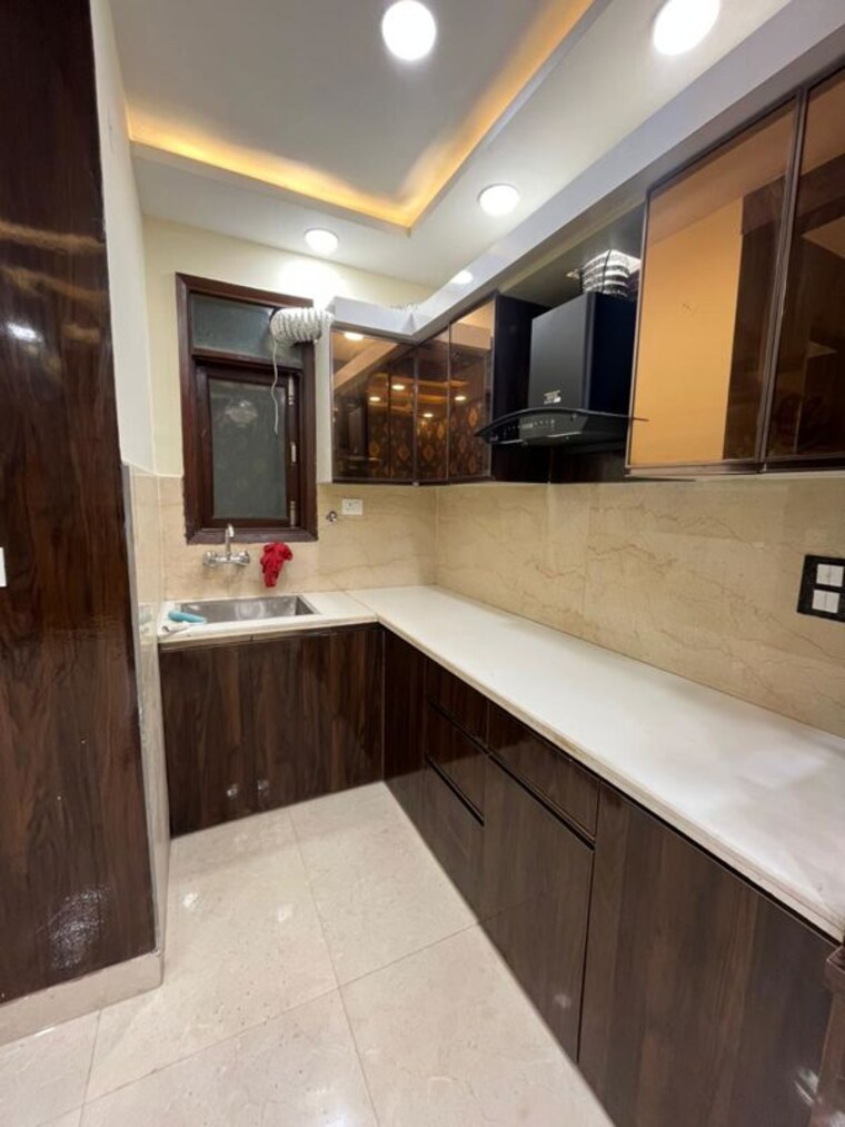 Kitchen, uttam nagar 3 Bedroom 110 Sq.Yd. Builder Floor In Uttam Nagar Delhi 9963105