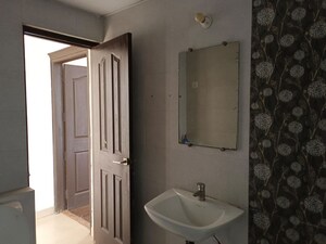 Bathroom in 6+ BHK Villa at Sector 48 – for Sale