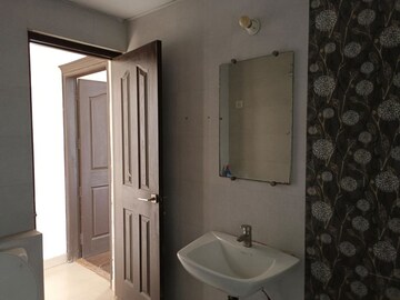 Bathroom in 6+ BHK Villa at Sector 48 – for Sale