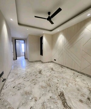 Building Lobby in 2 BHK Builder Floor at Palm Residency Chhatarpur, Chattarpur – for Rent