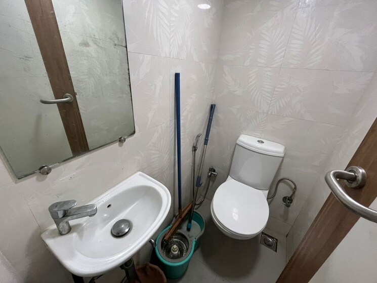Bathroom, prathmesh-tower-worli 2 Bedroom 1100 Sq.Ft. Apartment In Worli Mumbai 9963165