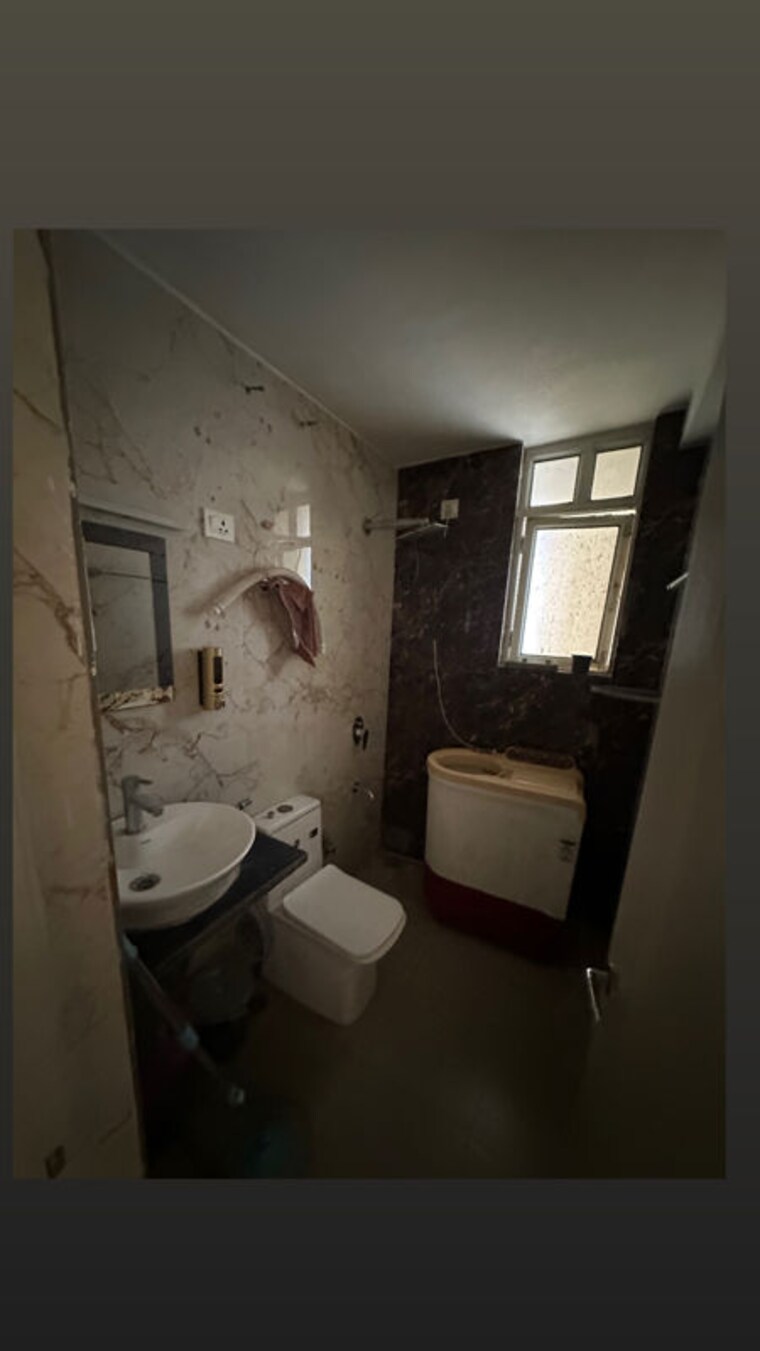 Bathroom, shree-vardhman-mantra 2 Bedroom 1000 Sq.Ft. Apartment In Sector 67 Gurgaon 9963187