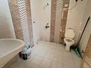 Bathroom in 1 RK Builder Floor at RWA Apartments Sector 50, Sector 50 – for Rent