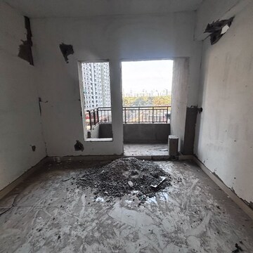 Room in 3.5 BHK Apartment at Jaypee Kasa Isles, Sector 129 – for Sale