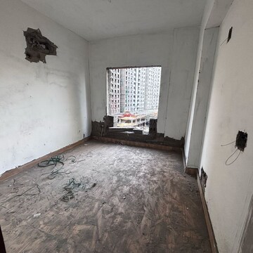 Room in 3.5 BHK Apartment at Jaypee Kasa Isles, Sector 129 – for Sale