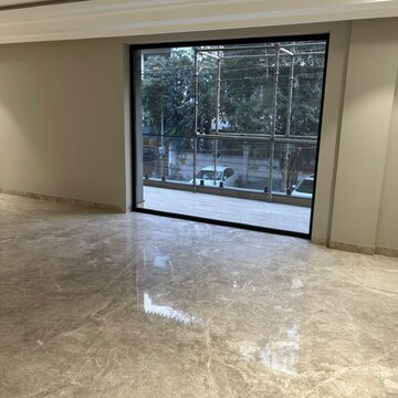 Room in 4 BHK Builder Floor at Panchsheel Park – for Sale