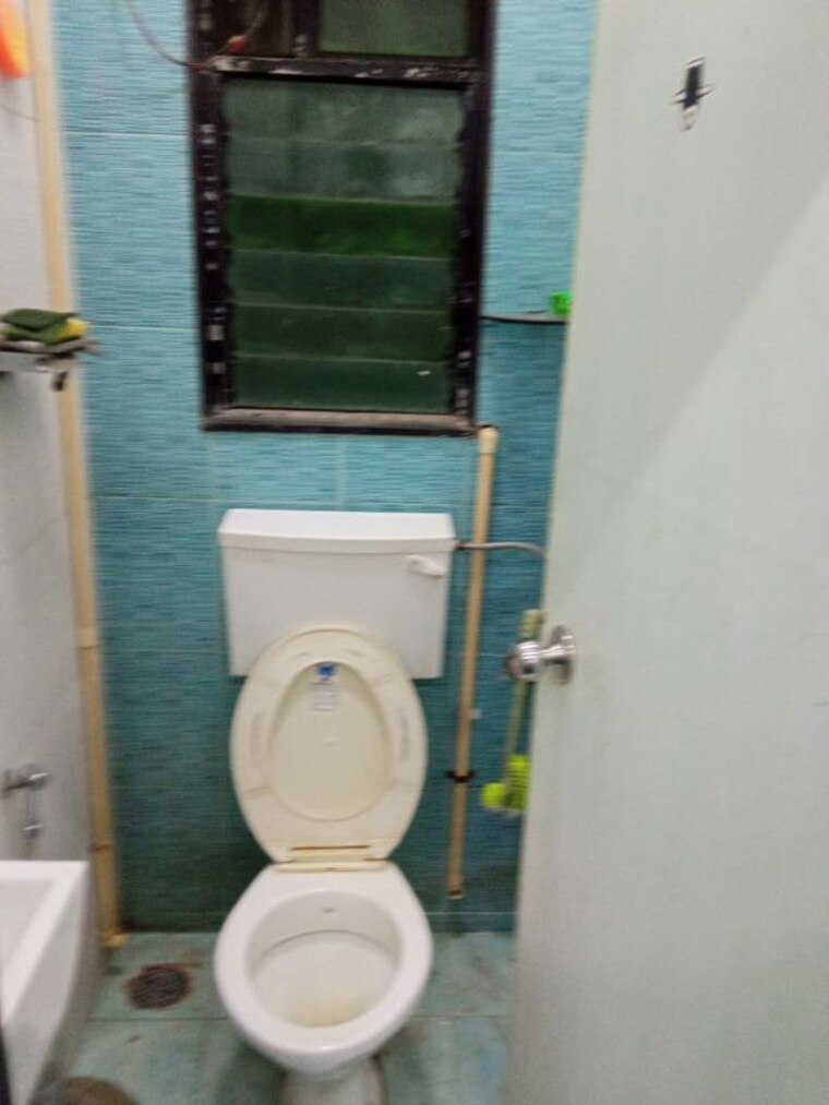 Bathroom, gajra-g-square-business-park Commercial Office Space 1050 Sq.Ft. In Vashi Sector 30a Navi Mumbai 9963236