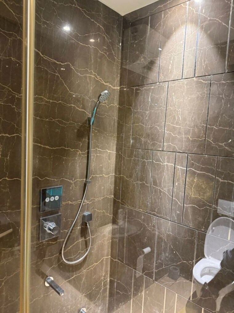 Bathroom, andheri west 6 Bedroom 3500 Sq.Ft. Apartment In Andheri West Mumbai 9963213