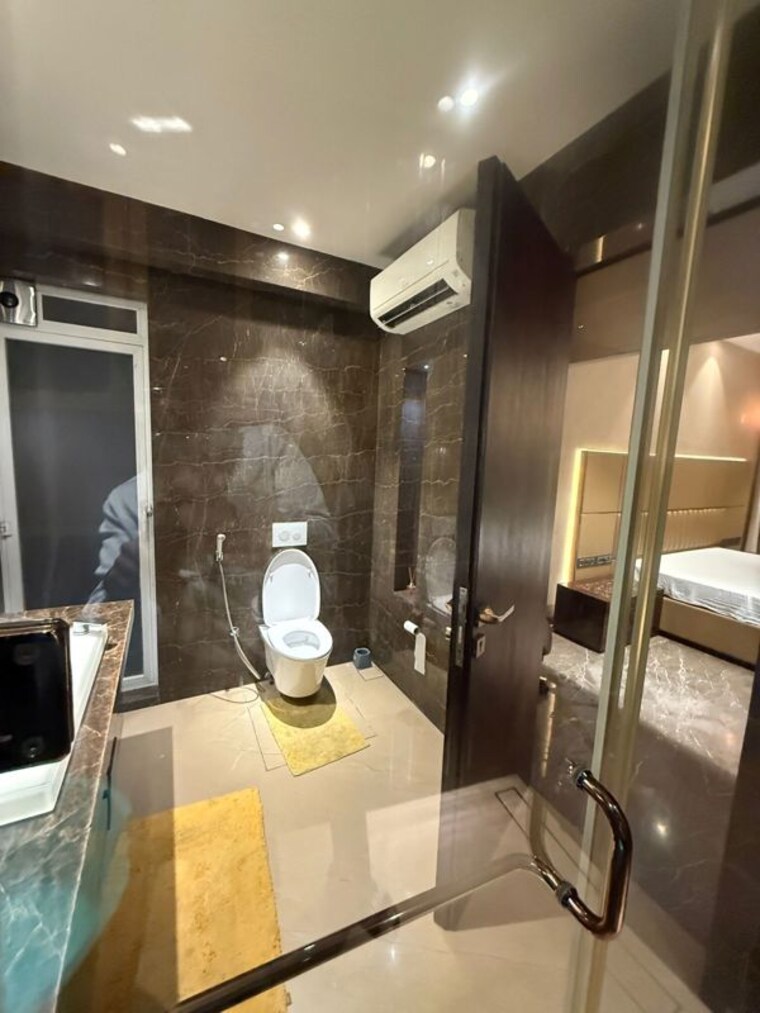 Attached Bathroom, andheri west 6 Bedroom 3500 Sq.Ft. Apartment In Andheri West Mumbai 9963213