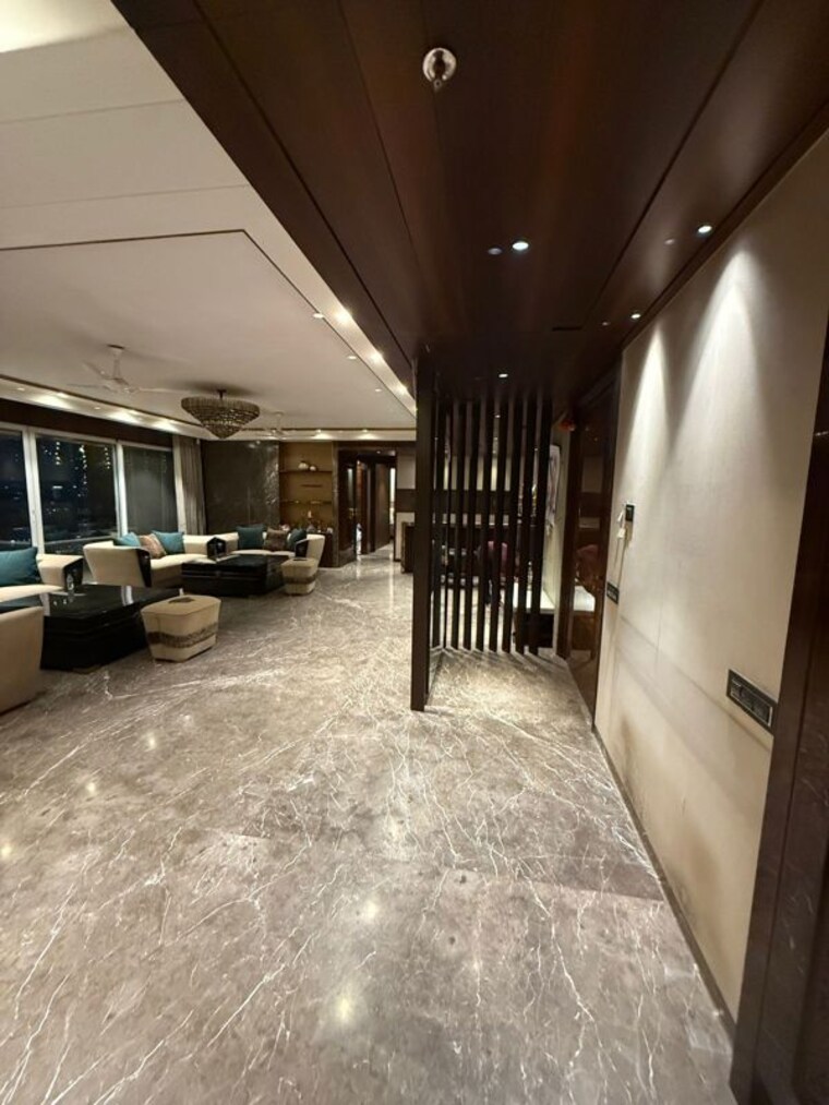  Parking, andheri west 6 Bedroom 3500 Sq.Ft. Apartment In Andheri West Mumbai 9963213