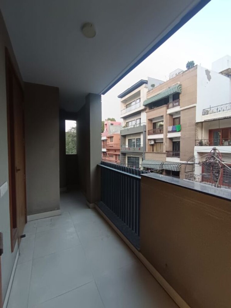 Balcony, greater kailash i 3 Bedroom 208 Sq.Yd. Builder Floor In Greater Kailash I Delhi 9963274