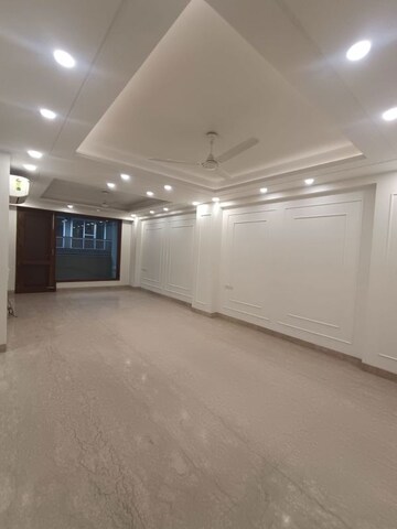Room in 3 BHK Builder Floor at Greater Kailash I – for Rent