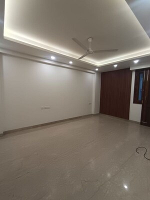 Room in 3 BHK Builder Floor at Greater Kailash I – for Rent
