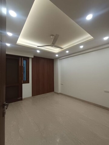Room in 3 BHK Builder Floor at Greater Kailash I – for Rent