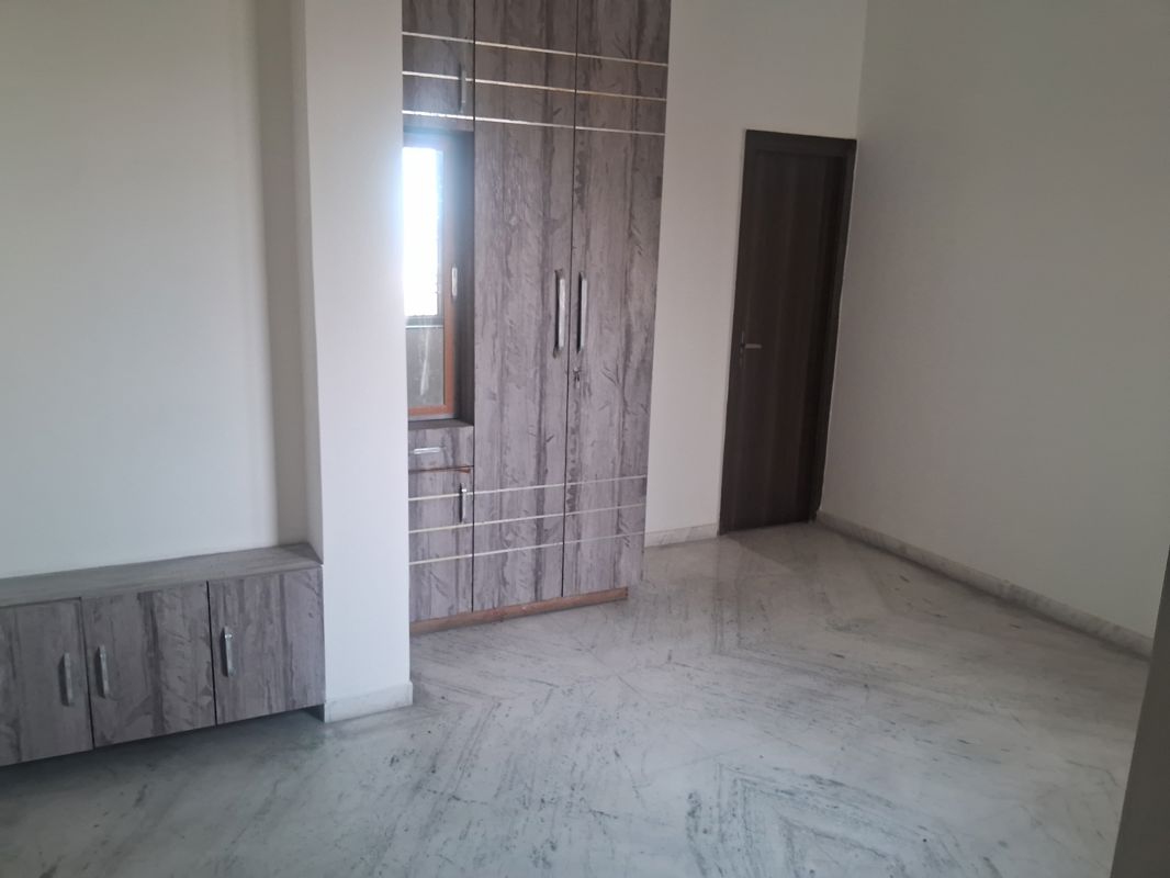 2 BHK Builder Floor For Rent in Sector 20