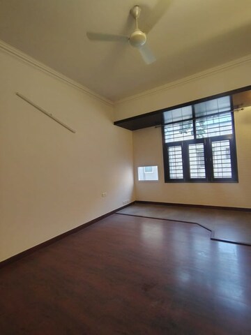 Room in 3 BHK Builder Floor at Greater Kailash ii – for Rent