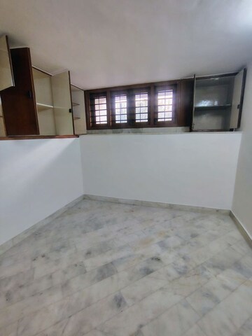 Room in 3 BHK Builder Floor at Greater Kailash ii – for Rent