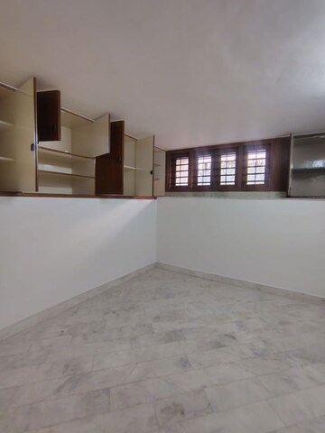 Room in 3 BHK Builder Floor at Greater Kailash ii – for Rent