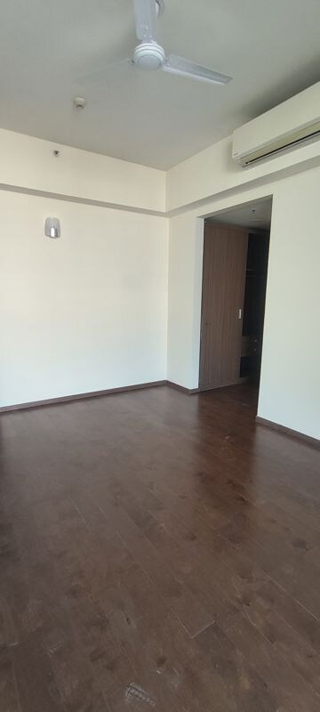 Room in 4 BHK Apartment at M3M Golf Estate, Sector 65 – for Sale