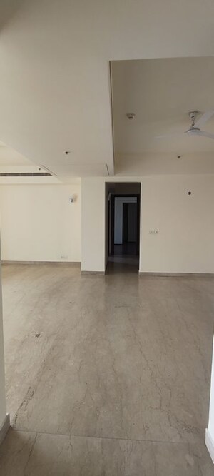 Room in 4 BHK Apartment at M3M Golf Estate, Sector 65 – for Sale