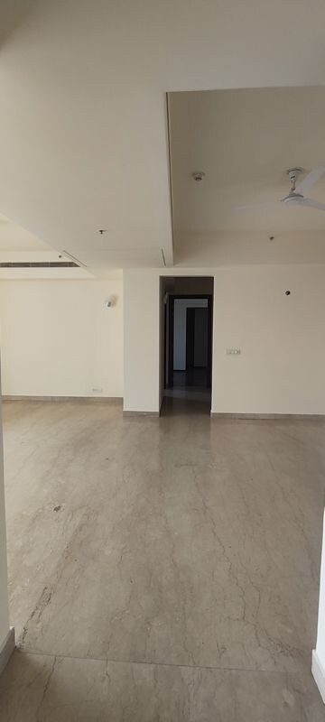 Room in 4 BHK Apartment at M3M Golf Estate, Sector 65 – for Sale