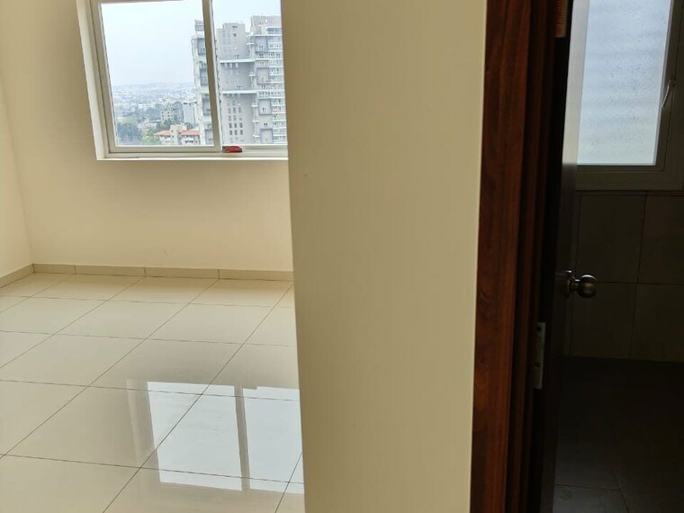 Room, vajram-newtown 3 Bedroom 1200 Sq.Ft. Apartment In Thanisandra Main Road Bangalore 9963308