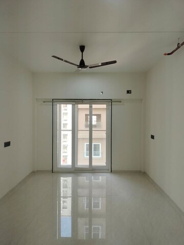 Room in 2.5 BHK Apartment at Omkar Ananta, Goregaon East – for Rent