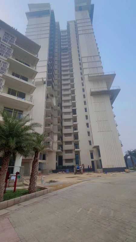 3 BHK + Servant Room Apartment For Sale in Godrej Palm Retreat