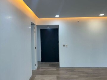 Room in 4 BHK Apartment at Lodha World Crest, Worli – for Rent