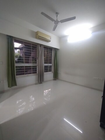 Room in 3 BHK Apartment at Ambrosial Kesarban, Santacruz East – for Rent