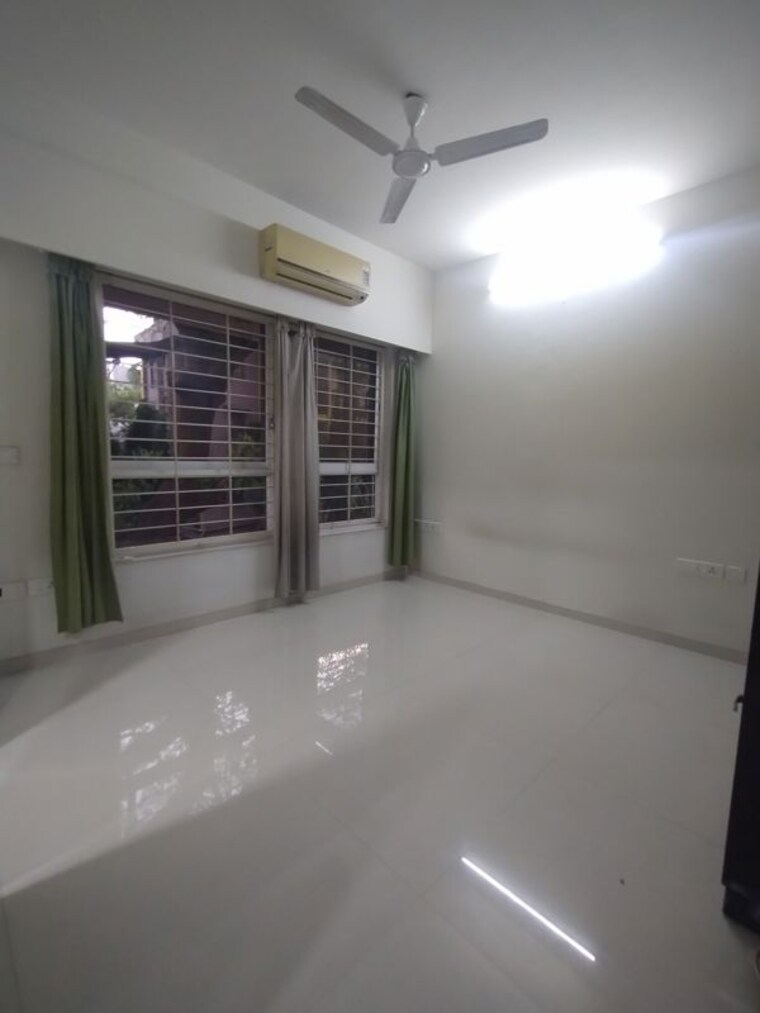 Room, ambrosial-kesarban 3 Bedroom 950 Sq.Ft. Apartment In Santacruz East Mumbai 9963385