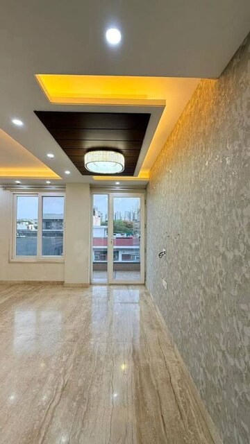 Room in 2 BHK Apartment at M3M Marina, Sector 68 – for Sale