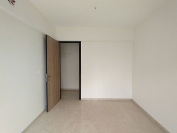 Room in 4 BHK Apartment at Dosti Eastern Bay Phase 3, Wadala – for Sale