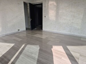 Room in 3 BHK Apartment at Lodha World Crest, Worli – for Rent