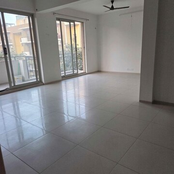 Room in 2 BHK Apartment at Vatika Xpressions, Sector 88b – for Rent