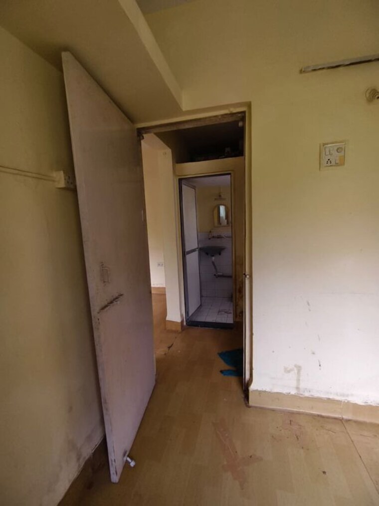Room, aakar-apartments 1 Bedroom 450 Sq.Ft. Apartment In Goregaon East Mumbai 9963481