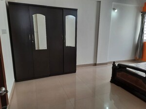 Room in 3 BHK Apartment at Saritha Elegance, Marathahalli – for Rent