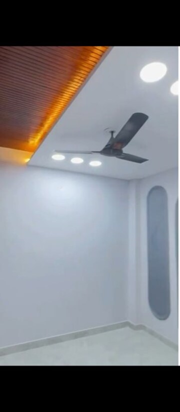 Furnished Amenities in 2 BHK Builder Floor at Dwarka Mor – for Sale