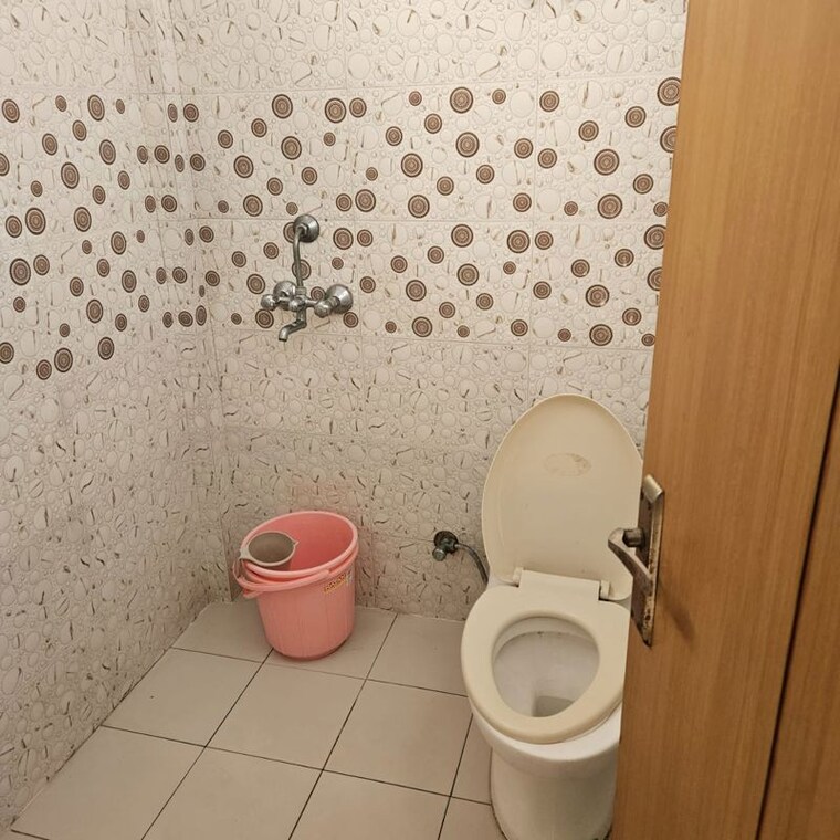 Bathroom, ansal-plaza-sector-23 1 RK 600 Sq.Ft. Builder Floor In Sector 23 Gurgaon 9963508